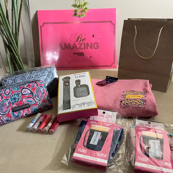 Simply Southern Teacher Appreciation Bundle $200 Value - Picture 1 of 13